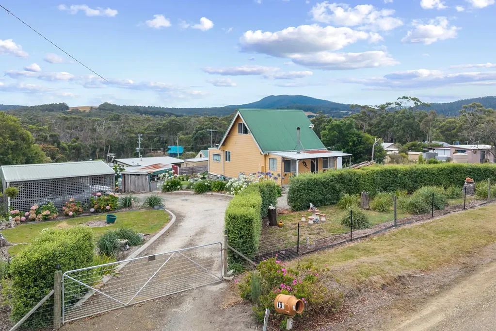 19 Cray Point Parade, Eggs And Bacon Bay, TAS 7112