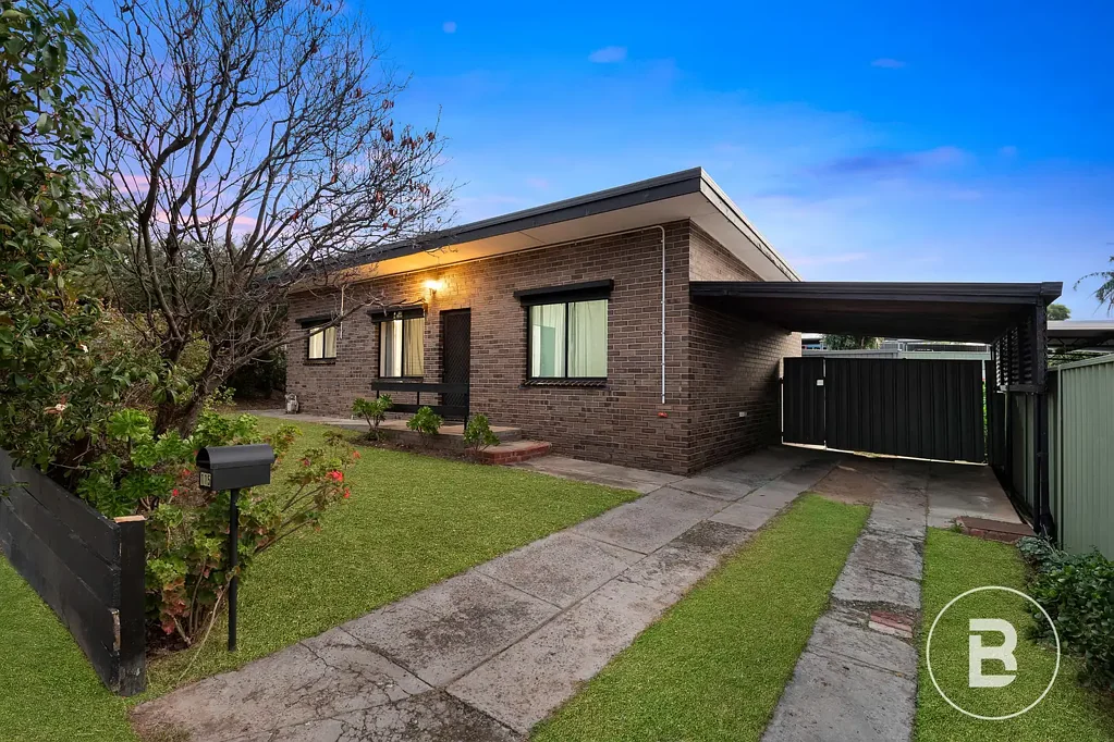 Golden Square 2 Slaapkamer THE PERFECT STEP INTO THE MARKET OR EASY DOWNSIZE OPPORTUNITY