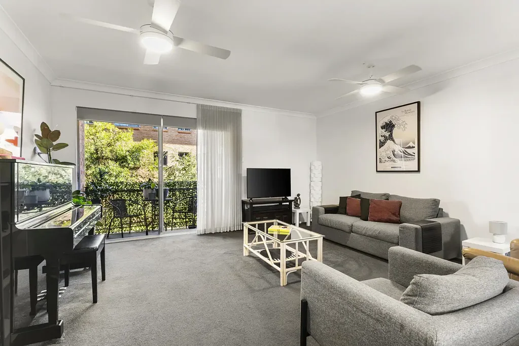 Gymea 2房 安全、宽敞、地理位置优越 Secure, Spacious & Ideally Located