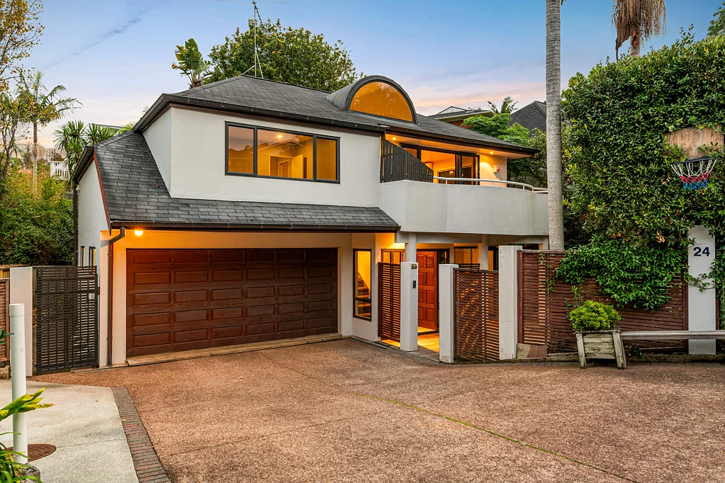 2/24 Heathcote Road, Castor Bay, North Shore City, Auckland