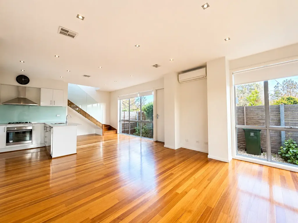 STYLISH AND VERY SPACIOUS LIVING