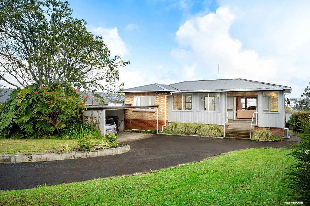 Pukekohe 3Zimmer Buy One or Both - Family, Invest or Develop