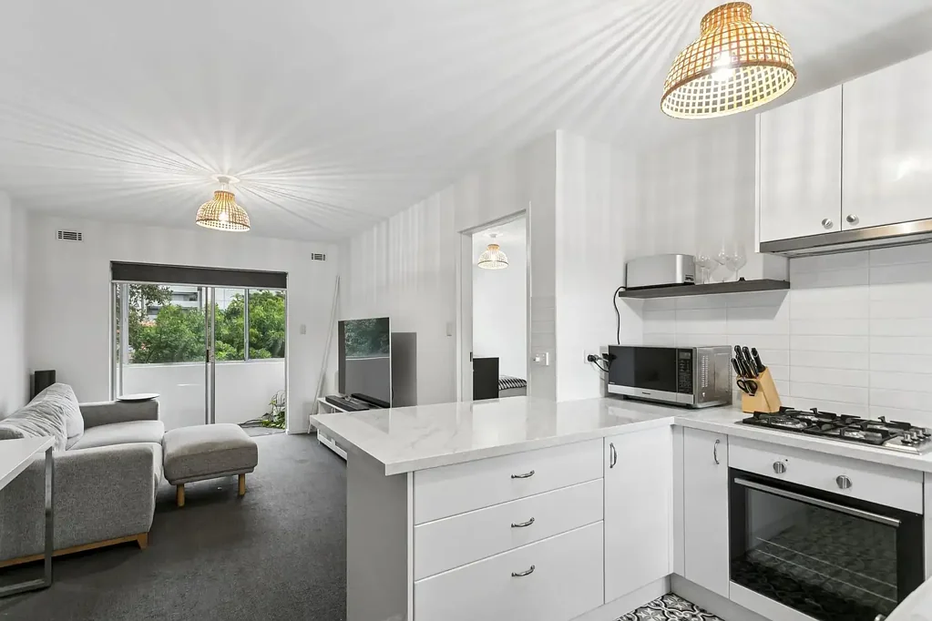 RENOVATED 1x1 IN LEEDERVILLE!