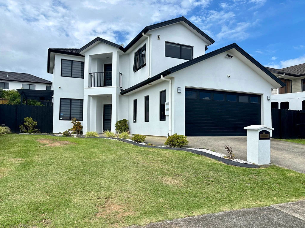 Stunning 5 Bedrooms Family Home in Mangere