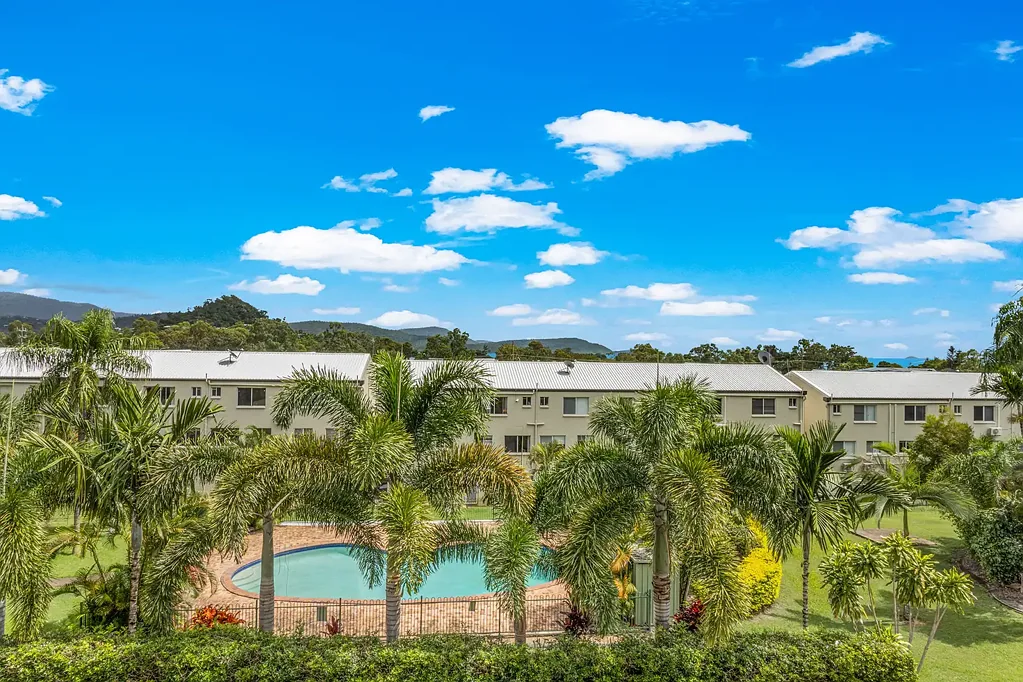 2 bedroom townhouse in Whitsunday Paradise Apartments