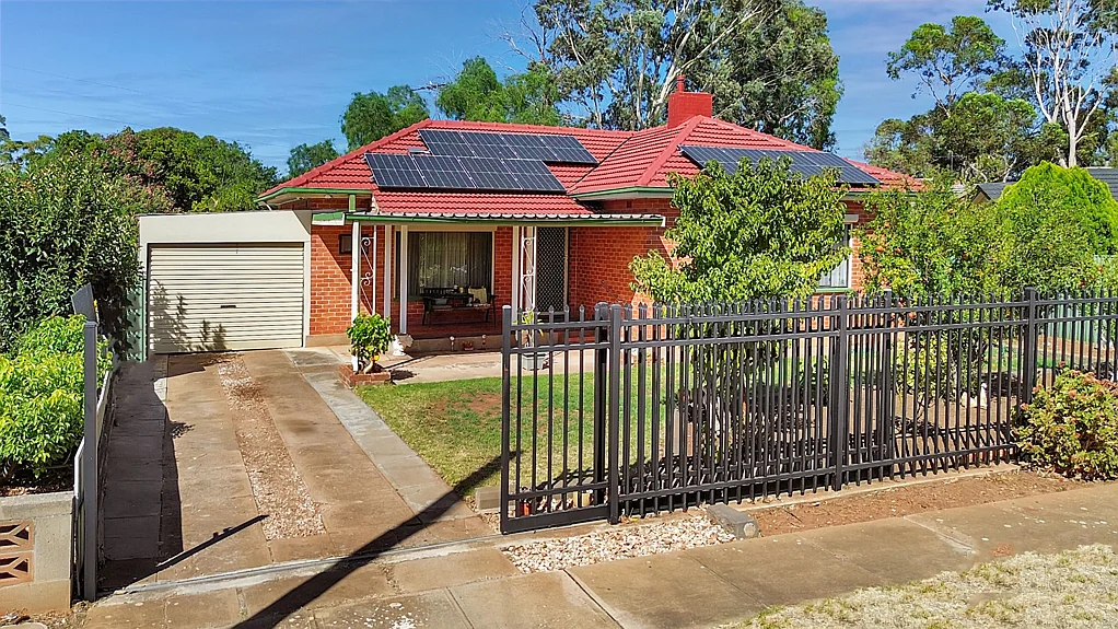 4 Chaddenwick Road, Elizabeth Vale, SA 5112