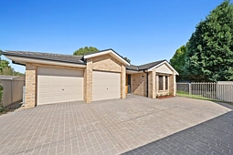 8 Pecos Place, Seven Hills