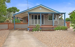 3 Hibiscus Avenue, Moore Park Beach
