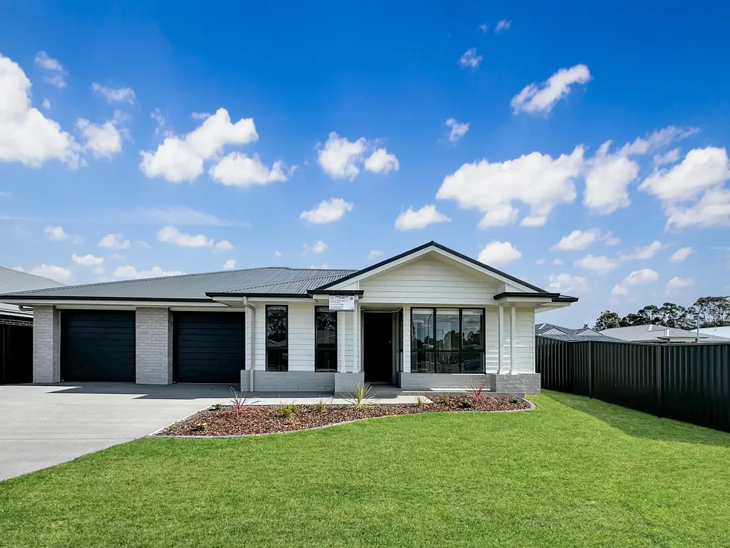 THREE BEDROOM DUPLEX