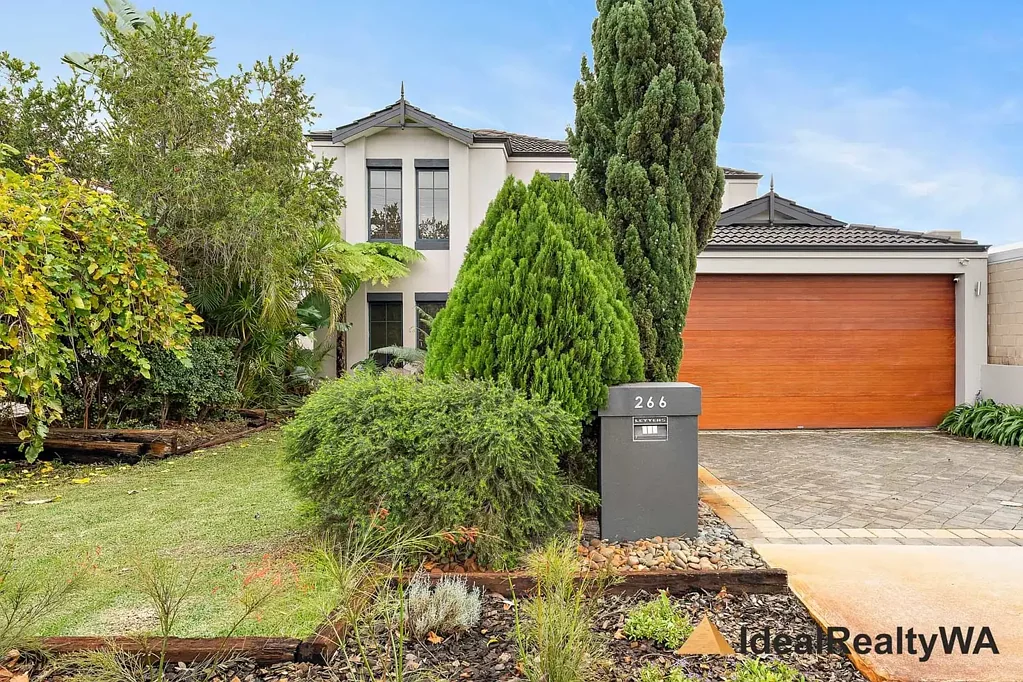 Riverton 5 Bedroom LUXURY & STYLISH IN PREMIUM LOCATION ( second chance GONE by multi offers  , the previous buyer's finance falls and new offers welcome  )