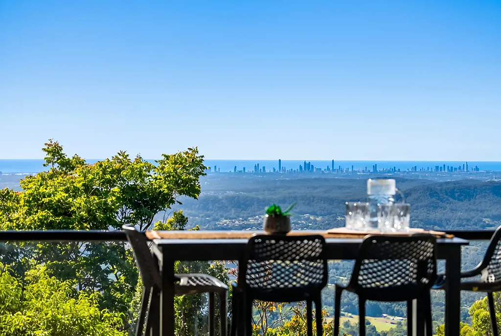 Tamborine Mountain 5房  Mountain Luxury, Panoramic Views & Genuine Dual Living