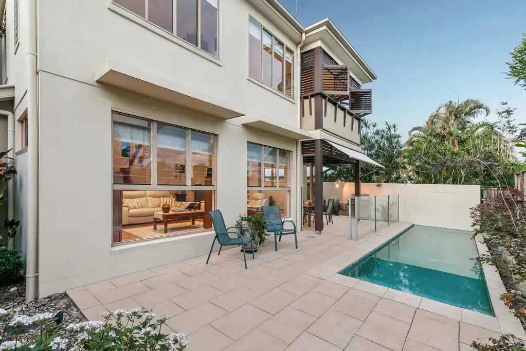 Noosaville 3Phòng ngủ Idyllic Noosaville Townhouse with Pool, Walk to Riverfront Dining