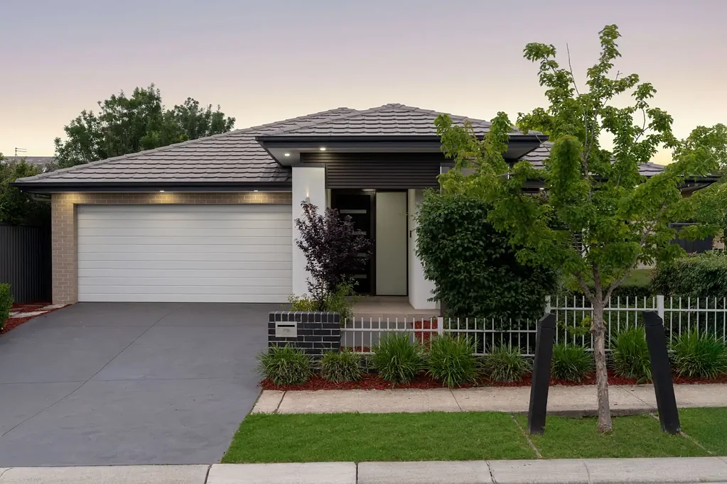 Leppington 4ਬੈੱਡਰੂਮ Large Single Level Ex Display Home || Close To All Amenities