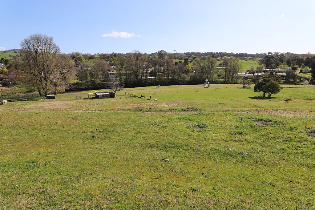 2/43 Victoria Hill Road, Adelong, NSW 2729