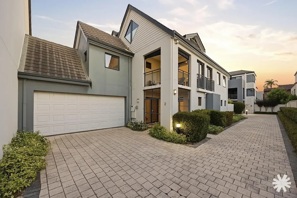 2/39 Preston Street, Como, WA 6152