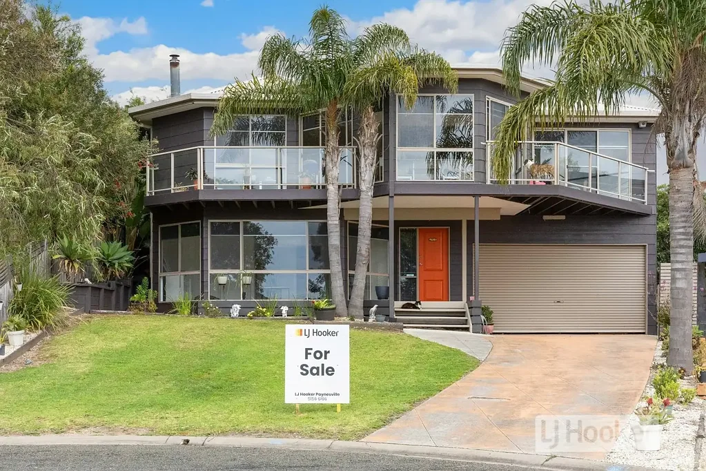 Eagle Point 6房  STYLISH HOME WITH LAKE VISTAS & FLEXIBLE FAMILY LIVING