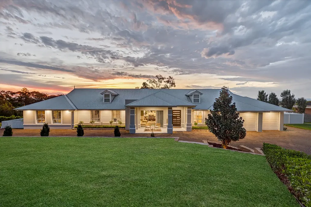Glenorie 5ห้องนอน Contemporary Glenorie Living with Grand-Scale McDonald Jones Bronte Home
