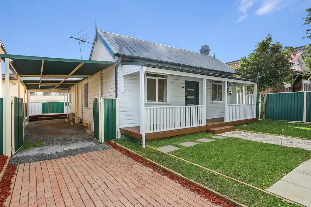 Auburn 3कमरा Beautifully renovated family home in a convenient address