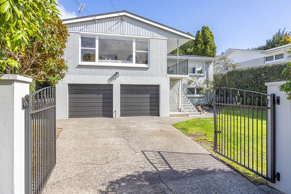 Beerescourt 5 Bedroom River Proximity, Style & Immediate Possession