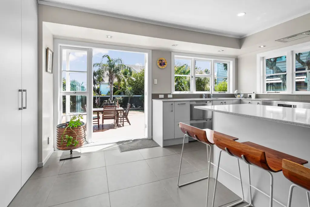 Henderson 4Phòng ngủ GLENDENE HOME & INCOME- MUST BE SOLD!