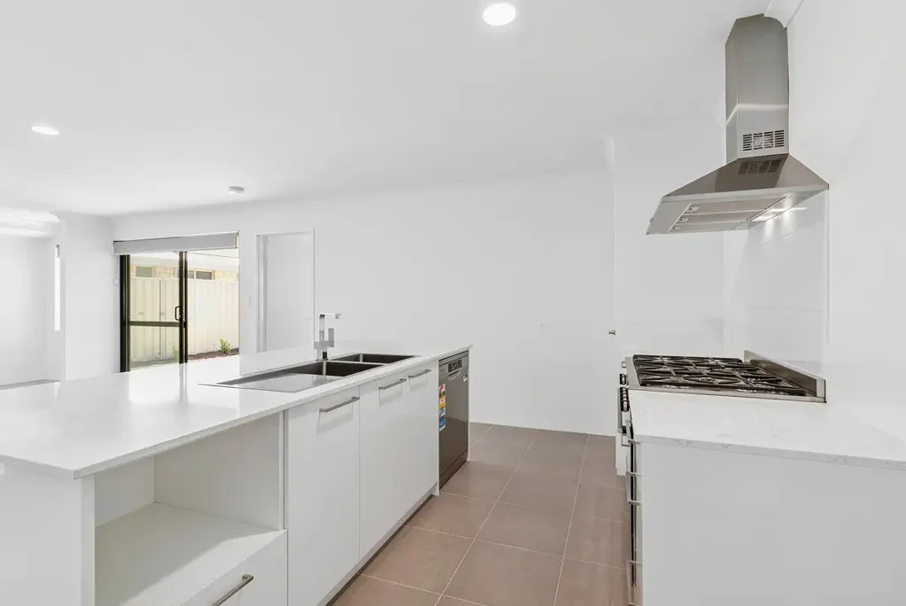 Two Rocks 3chambre Just Completed – Brand New, 3 x 2 x 2 Home in ‘Atlantis Beach Estate!’