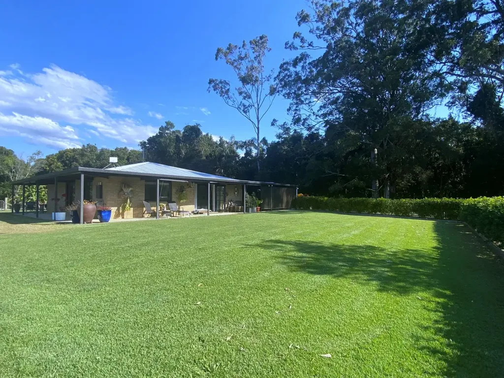 MT NINDERRY VIEWS & ACREAGE