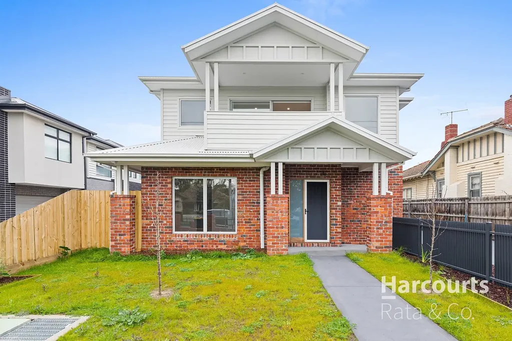 Luxurious Low-Maintenance Living in a Blue-Chip location!