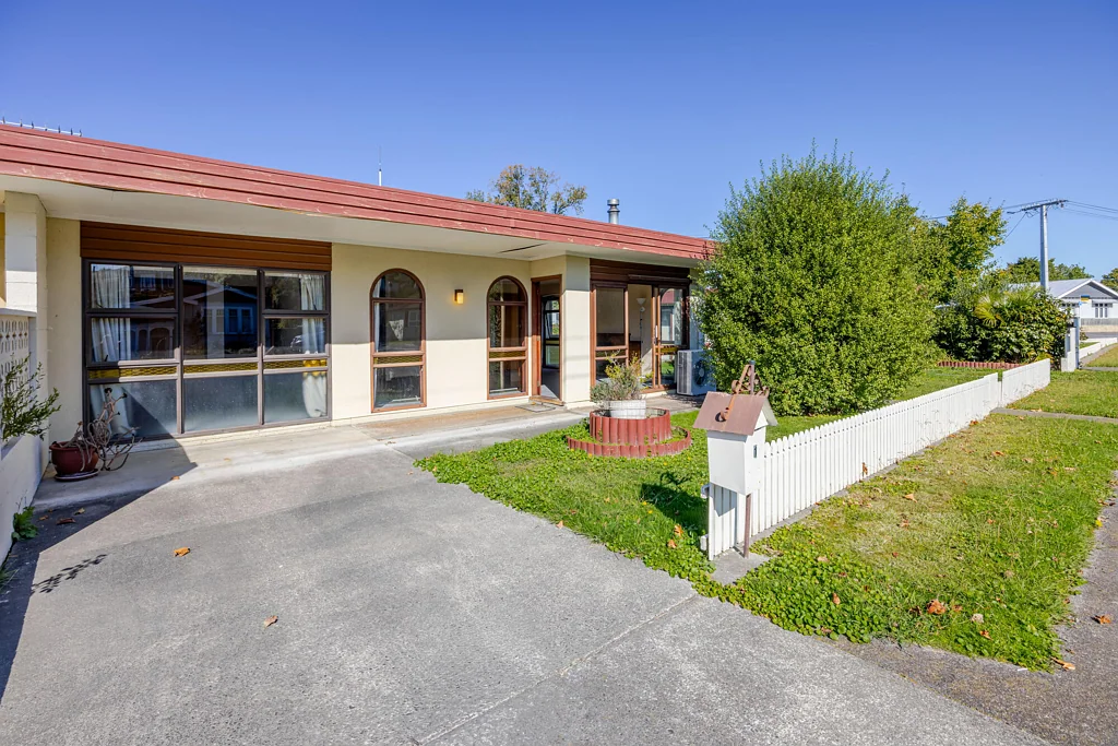 Waipawa 2 Bedroom Easy-Care Living, Great Location