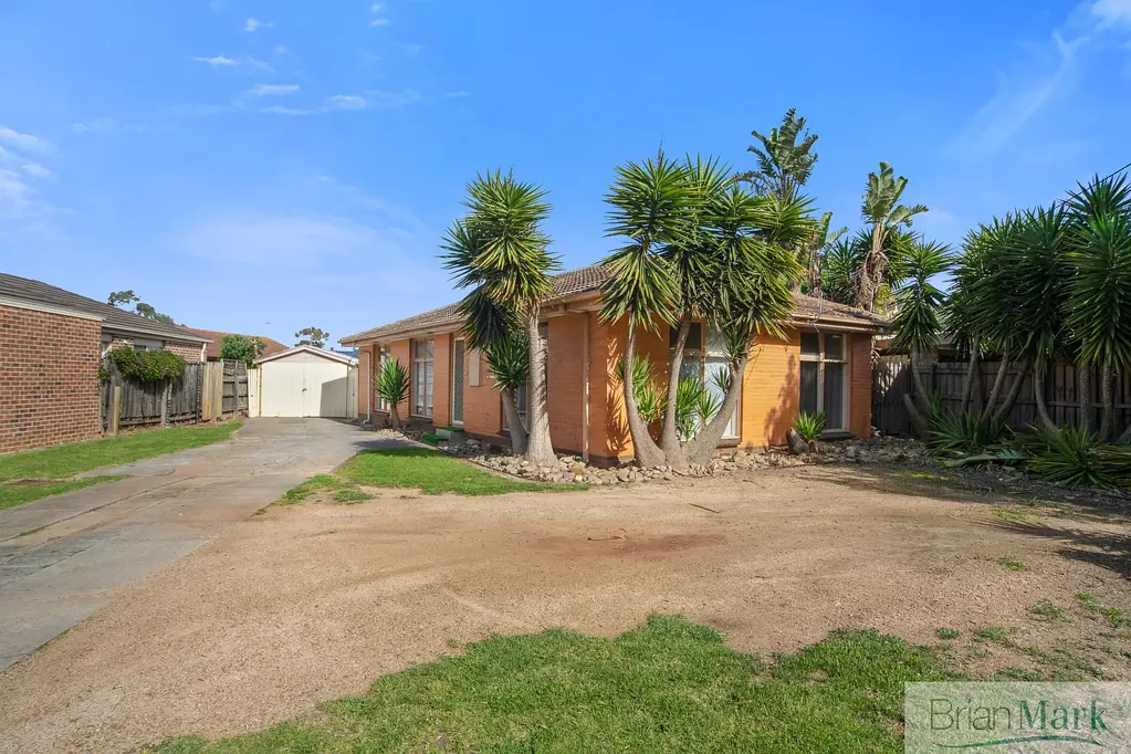 Wyndham Vale 3房 宽敞的家庭生活空间，附带独立的祖母房 Spacious Family Living with a Bonus Self-Contained Granny Flat