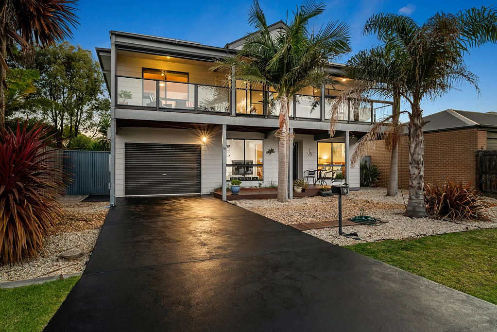 16 Katherine Circuit, Cowes, VIC 3922