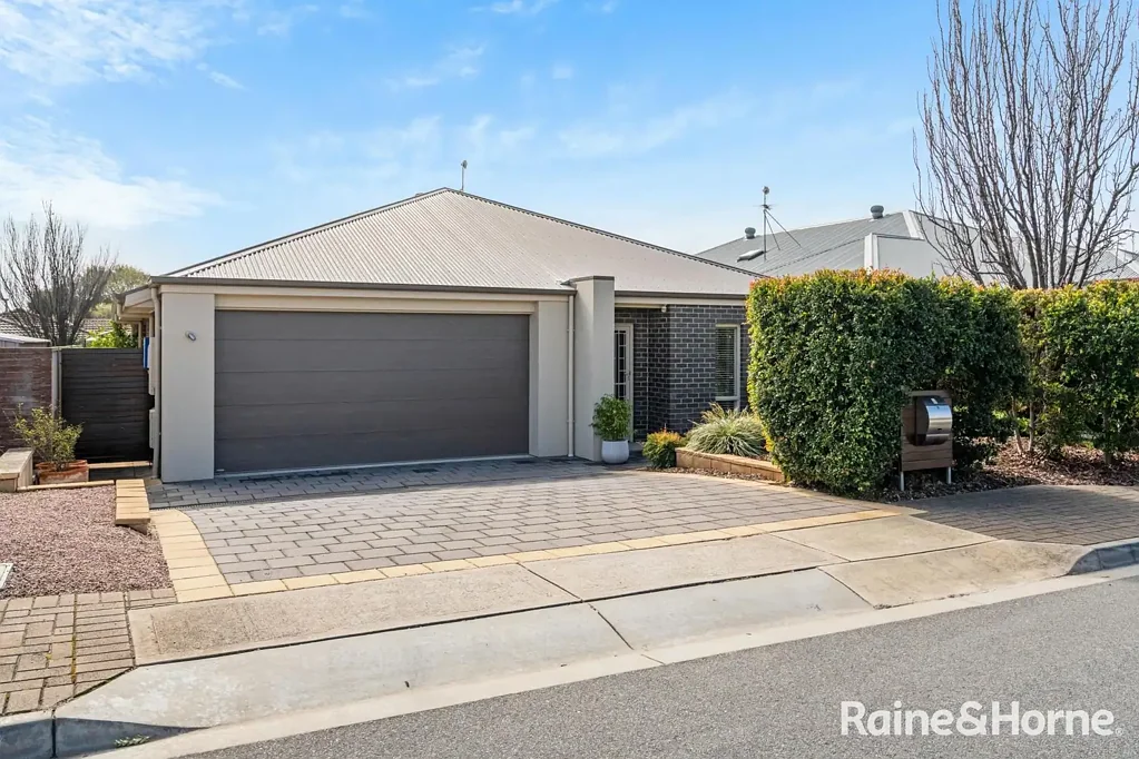 Woodcroft 3ਬੈੱਡਰੂਮ Beautifully Presented Home in Excellent Location - The Best of Easy-Care Living!