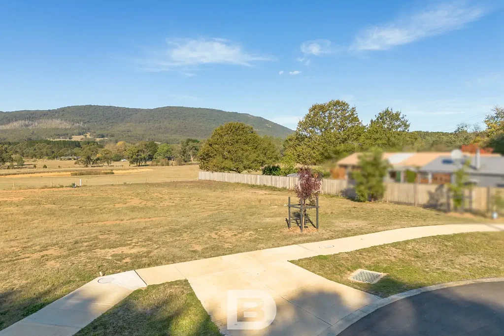 27 Trenchard Street, Woodend, VIC 3442