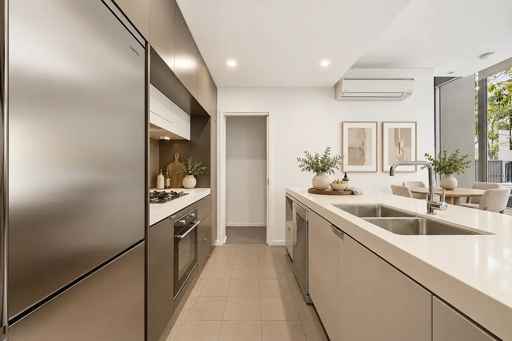 Contemporary Dual-Level Apartment with Private Street Access in the Heart of Zetland
