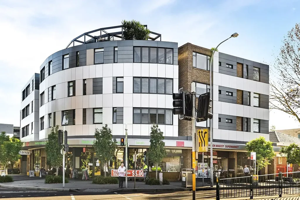 Modern 2 Bedroom Apartment, 1 Bathroom, 1 Car Space