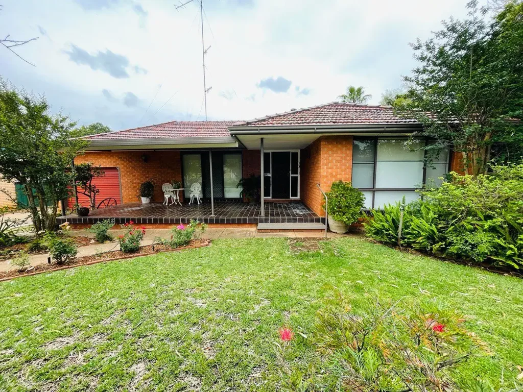 8 Craft Crescent, Condobolin, NSW 2877