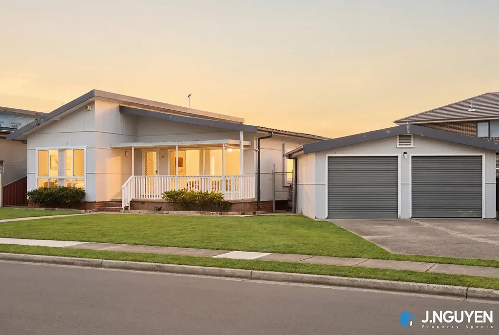 Fairfield West 3房 宽敞三卧 555sqm地块 便利步行生活 家庭娱乐空间 未来开发潜力 公立学校近邻 Move-in ready + DLUG &  Lots of Potential