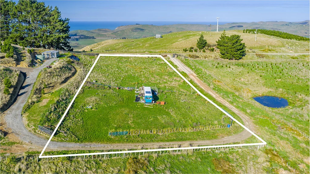 Porangahau Bargain buy! Your slice of off grid paradise!