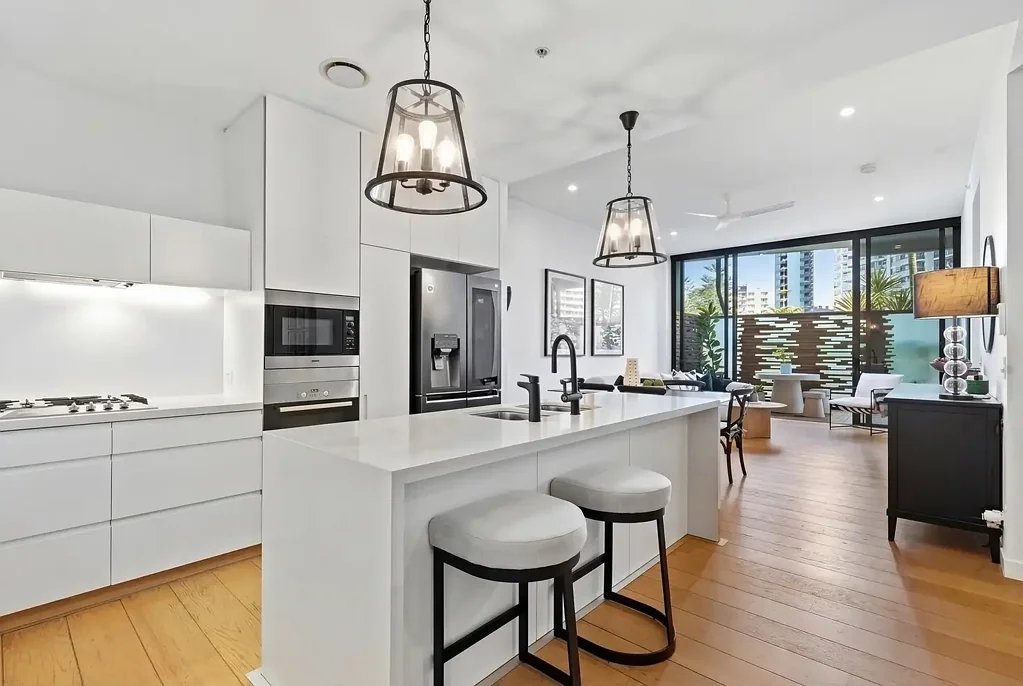 Broadbeach 3Zimmer House-Like Living at Oracle - Private Terrace, 3m Ceilings & Resort Amenities at Your Doorstep
