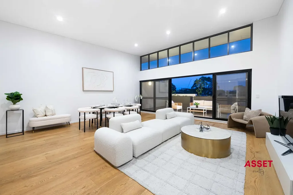 Killara 3Phòng ngủ Premier East side - North-Facing spacious Penthouse (228 SQM) with Full-Length Balcony – 300m to Killara Station