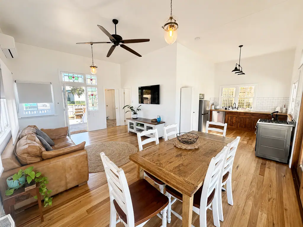 Modern 1 Bedroom Coastal Furnished Apartment | Utilities Included | Short Term Lease