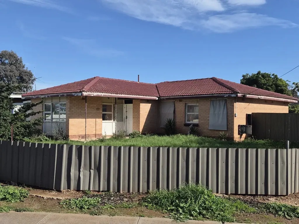 Smithfield Plains 3غرفة نوم Rare corner allotment of approx. 733m2.