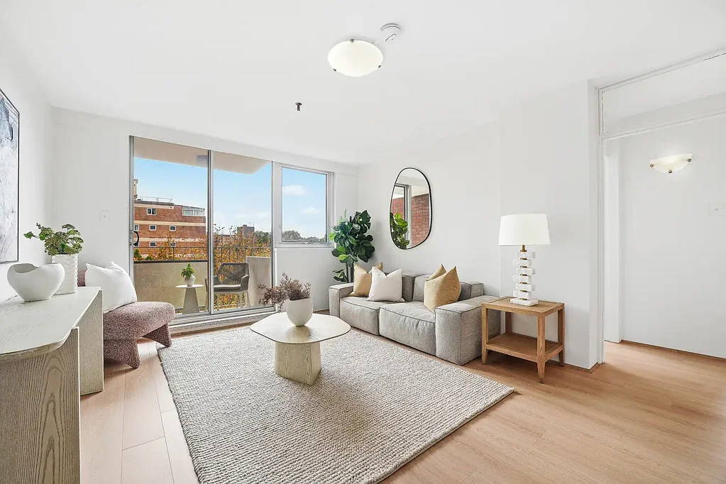 Woollahra 2房 光线明亮通风佳 全新翻新添现代 2卧1卫带车位 Bosch电器现代厨 公园交通皆近便 Turnkey Apartment Delivers Modern Lifestyle In Premier Woollahra Pocket