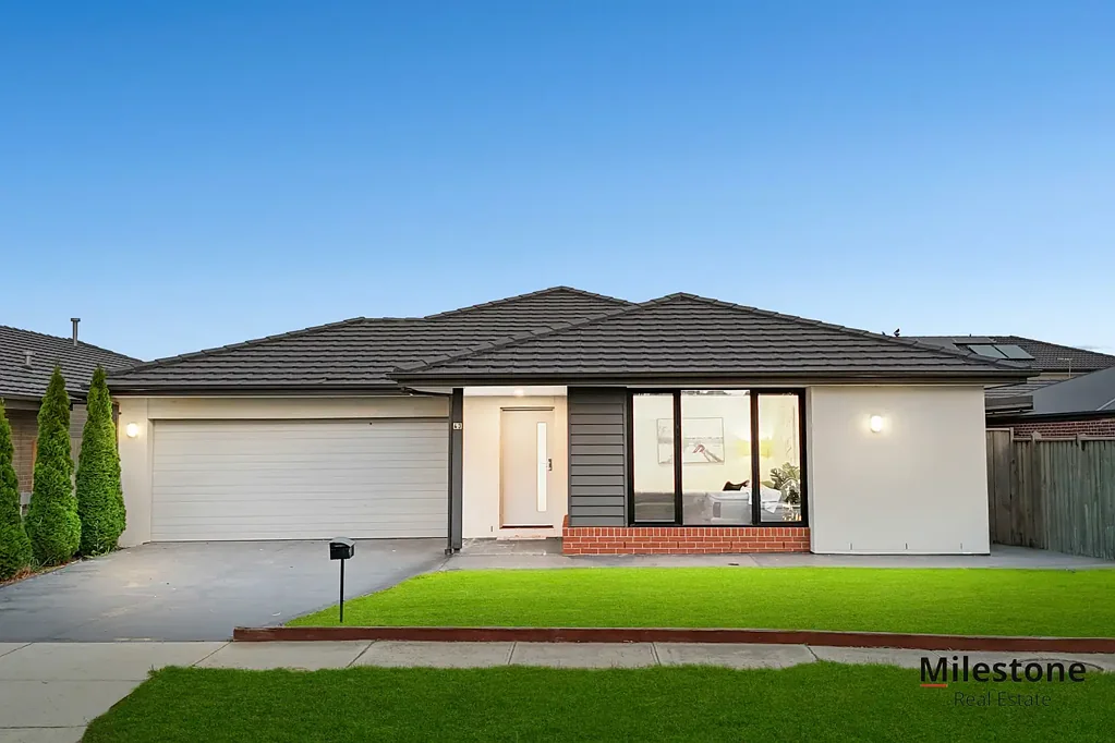 43 Kernot Parade, Clyde, VIC 3978