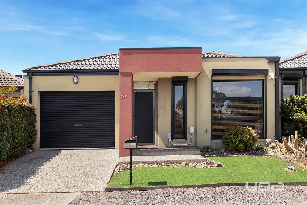 COZY FAMILY HOME IN CENTRAL LOCATION
