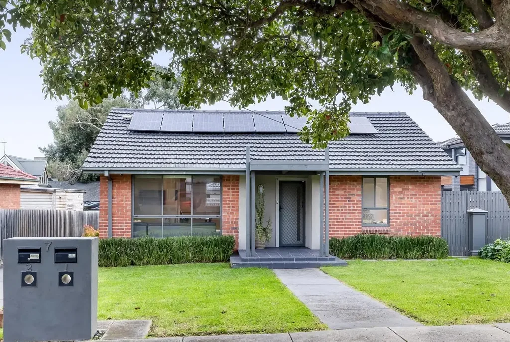 Heidelberg Heights 2Zimmer Front-Unit Ease with Timeless Appeal