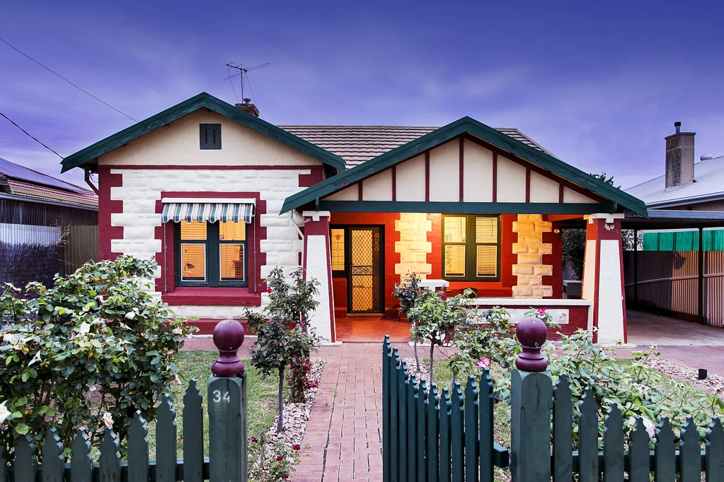 Woodville West 3침실 Opportunity Awaits on a Generous Parcel of Land