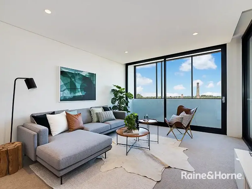 MODERN ONE BEDROOM + STUDY + COURTYARD!!