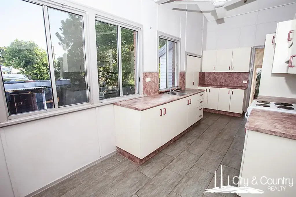 Mount Isa 3 Bedroom Find Your Key at Number 3!
