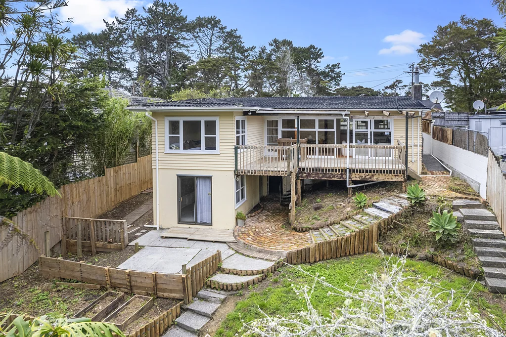 17 Golf Road, New Lynn, Waitakere City, Auckland