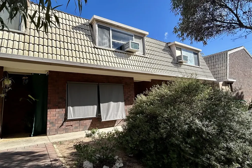 Spacious Two Storey Unit